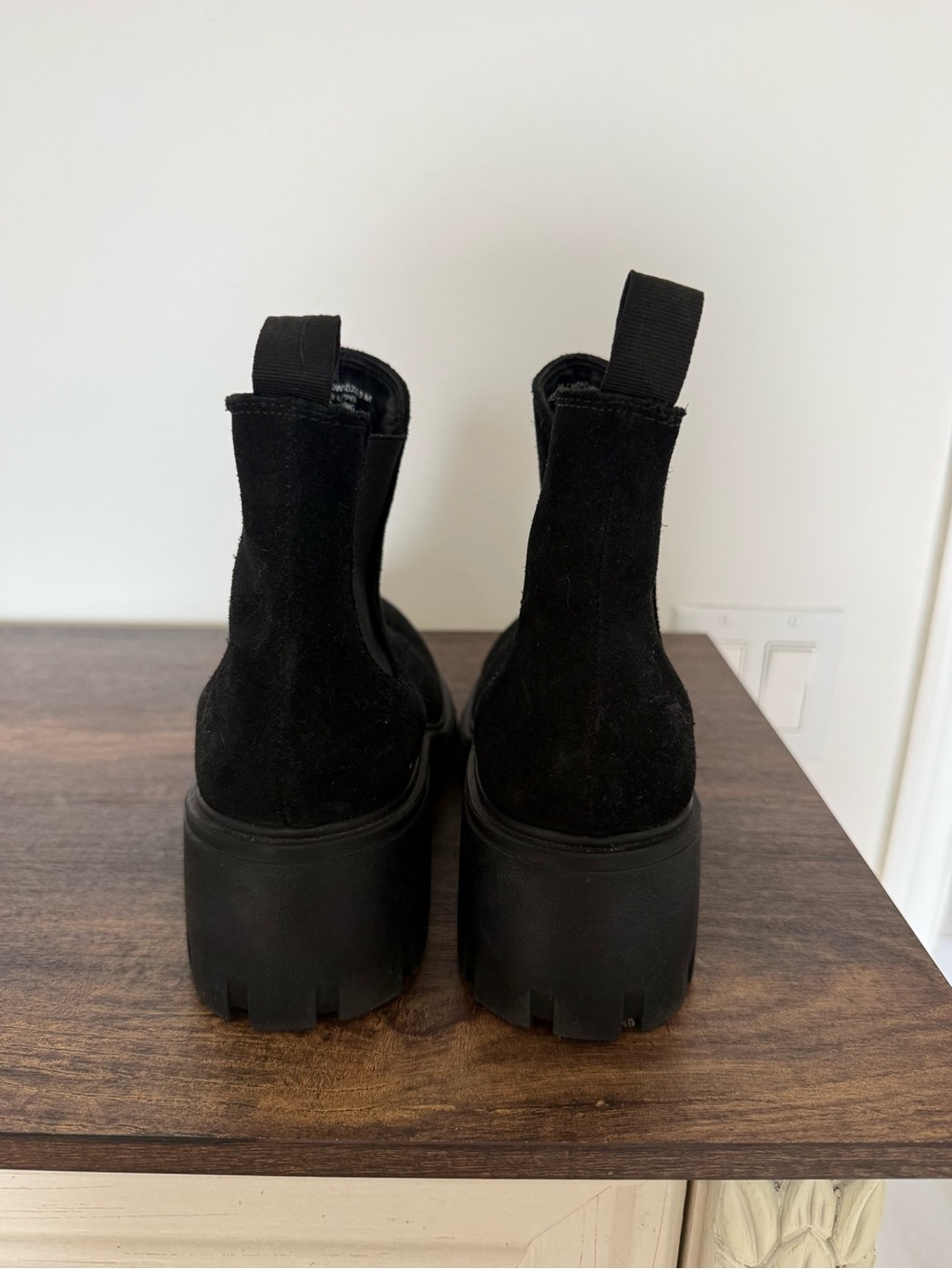 Steve Madden Black Suede Platform Lug Sole Chelsea Boots 9 - Picture 2 of 9